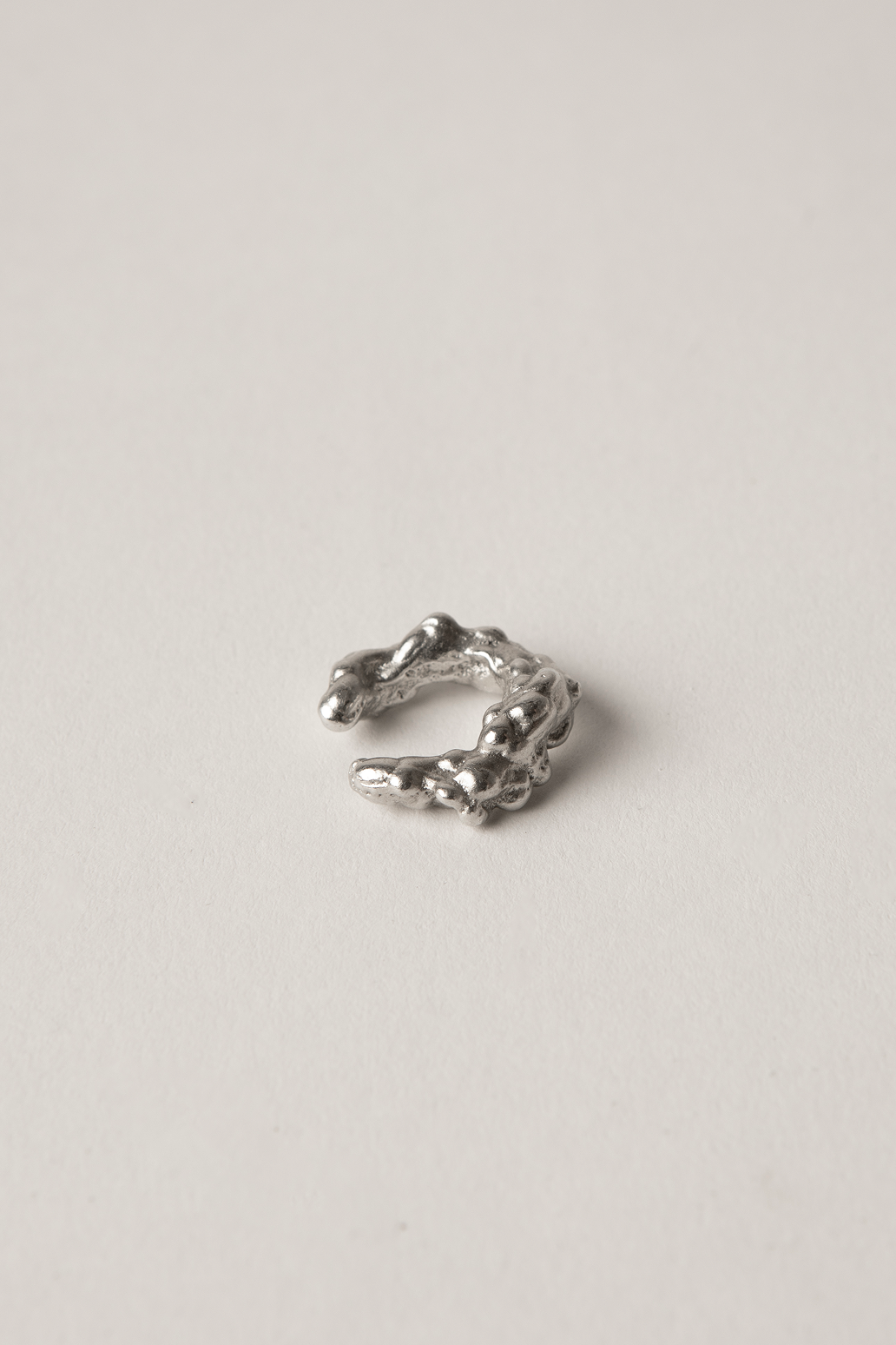 Sola ear cuff